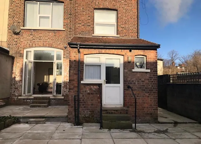 Large Eight Bedroom House