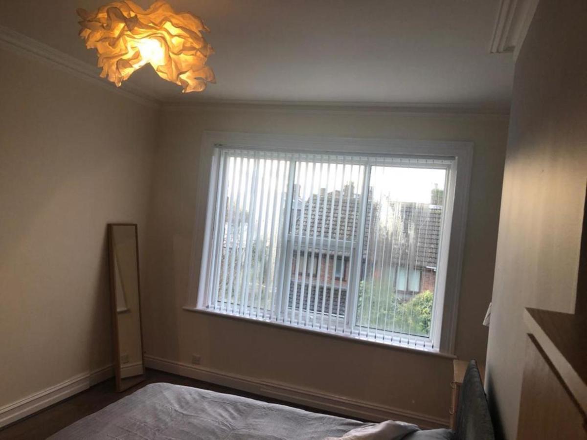 Large Eight Bedroom House * Liverpool