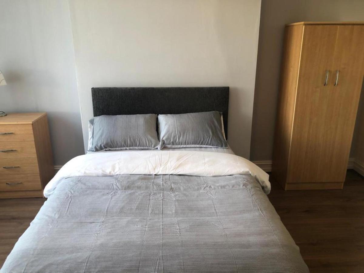 Holiday home Large Eight Bedroom House